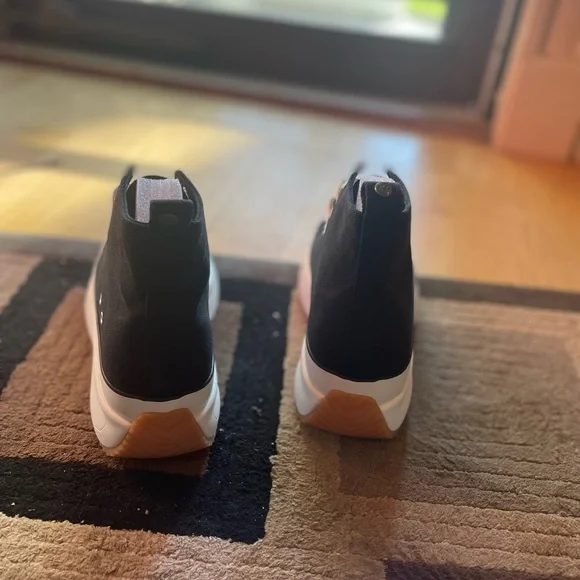 Winnona Lace-Up Platform Sneaker
MADDEN GIRL NWT size 7.5 - Picture 10 of 16